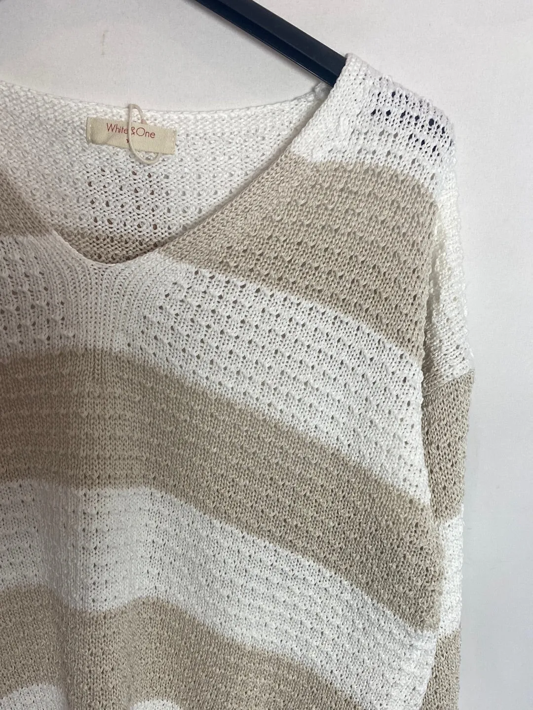 WHITE&ONE. Jerséi rayas blanco y beige T.L